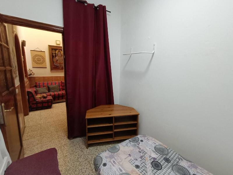 Cozy Guest Room Near Las Canteras Beach in Las Palmas - image 17