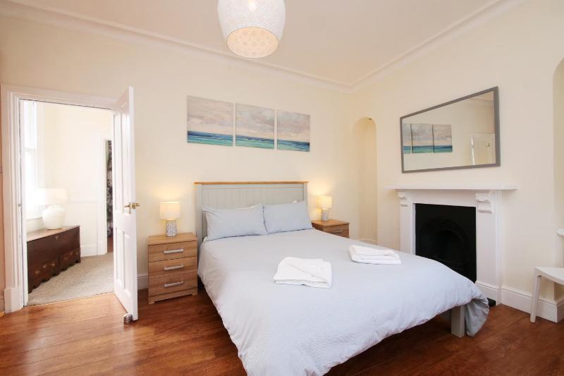 Four-Bedroom Townhouse image 4