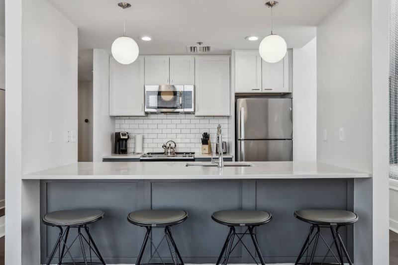 Placemakr Downtown Pittsburgh at The Pennsylvanian - image 20