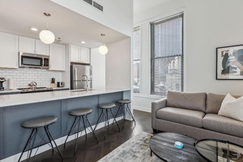 Placemakr Downtown Pittsburgh at The Pennsylvanian - image 44