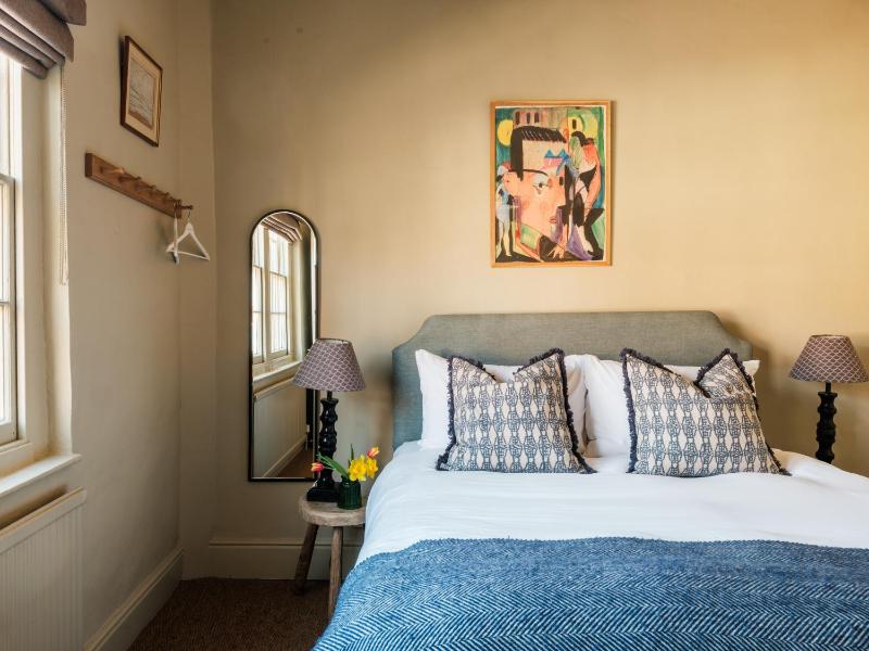 Double Room with Private Bathroom image 4