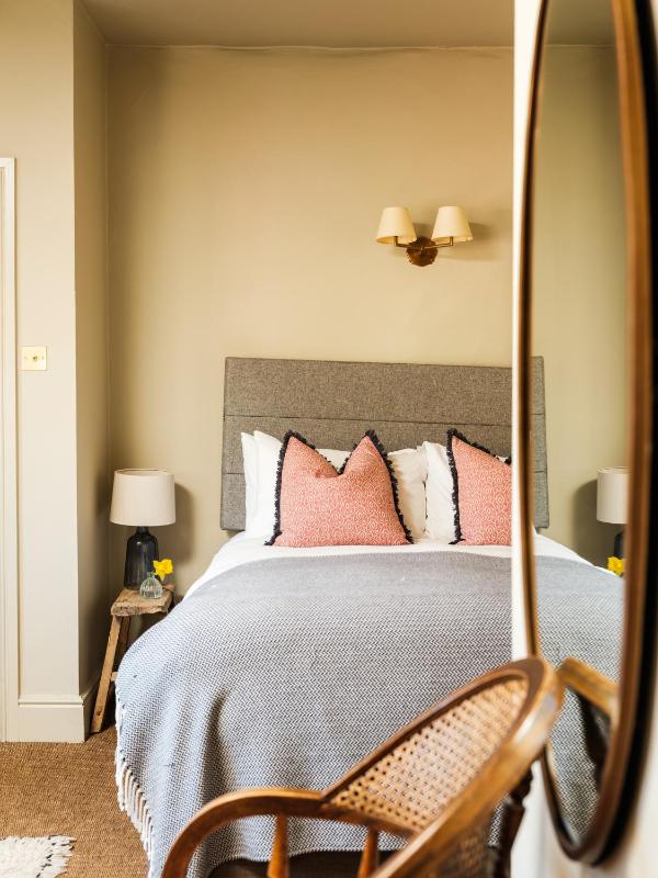 Double Room with Private Bathroom image 3