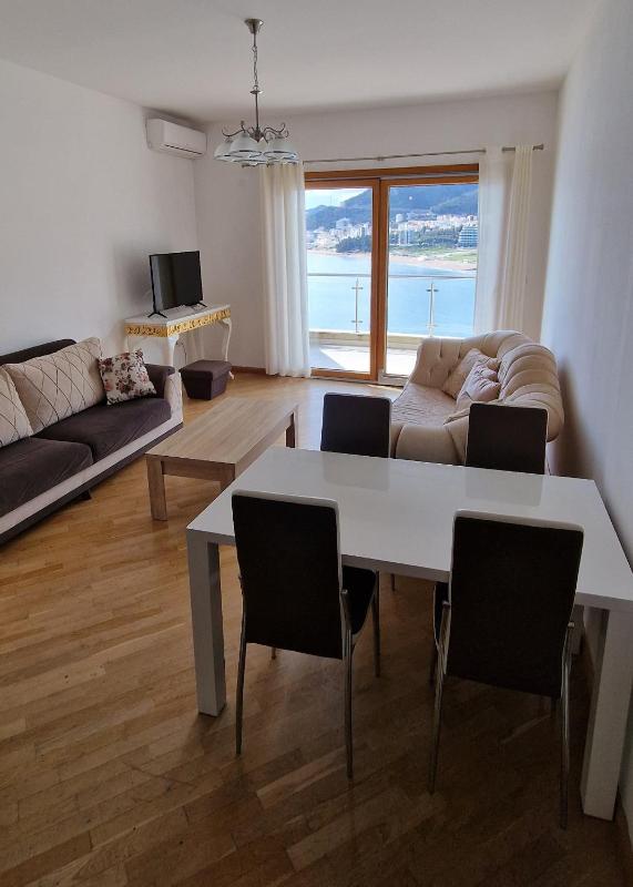 Apartment with Sea View image 2