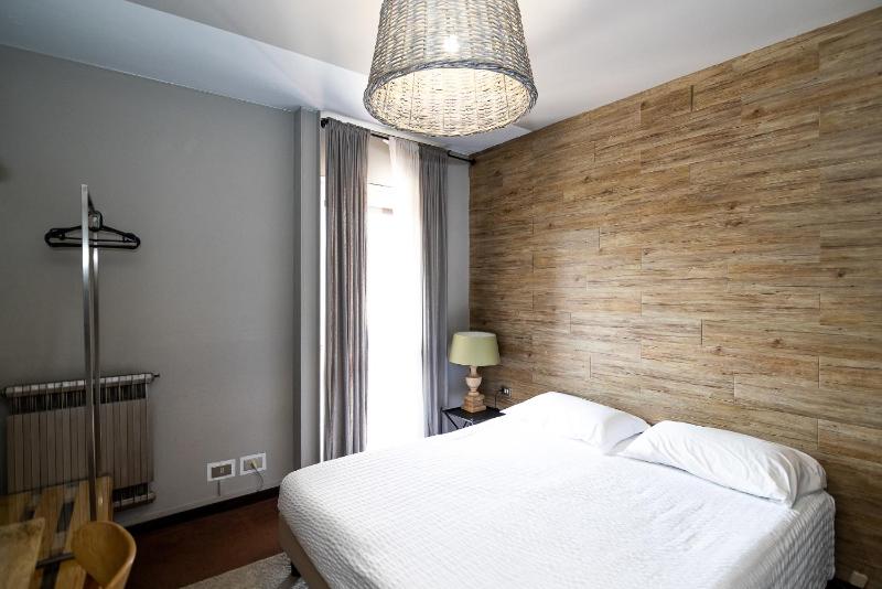 Basic Double or Twin Room image 4