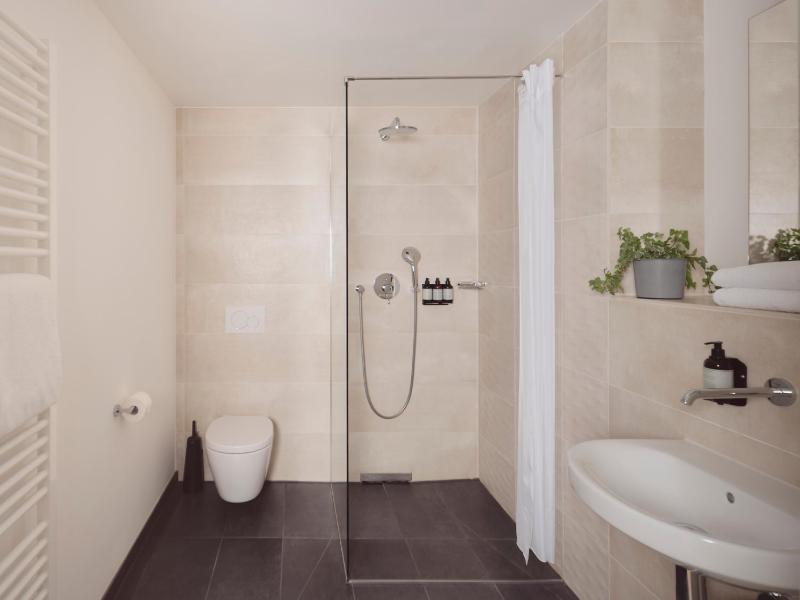 One Bedroom Open Plan Suite image 2