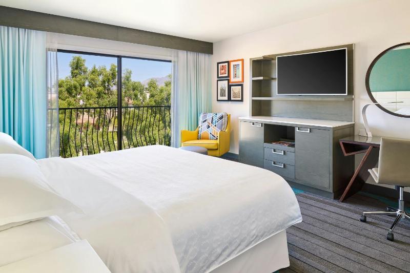 Sheraton Tucson Hotel & Suites - image 10