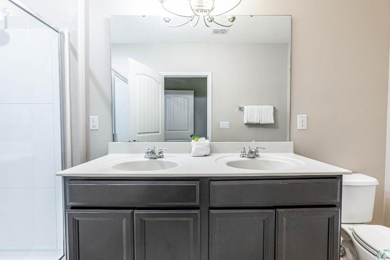 Flash 20 Off Brand New Luxury Townhome w Pvt Pool close to Disney parks 4738SR - image 6