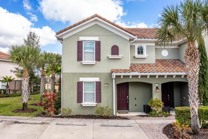 Flash 20 Off Brand New Luxury Townhome w Pvt Pool close to Disney parks 4738SR - image 5
