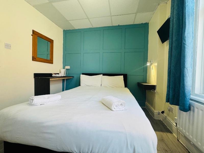 Double Room image 1