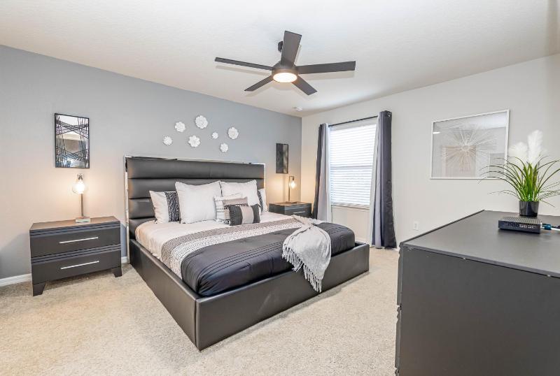Flash 20 Off Luxury Single Family w Pvt Pool - image 28