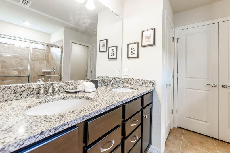 Flash 20 Off Luxury Single Family w Pvt Pool - image 32