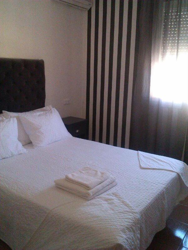 Double or Twin Room image 4
