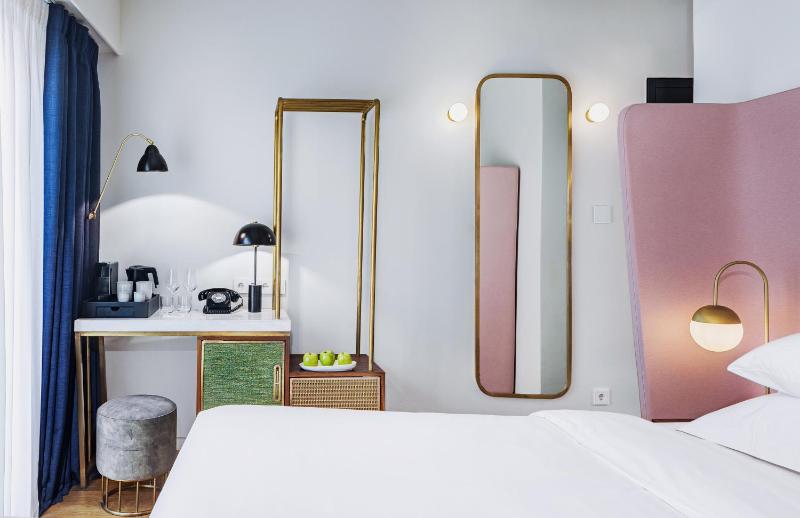 Double Room image 3