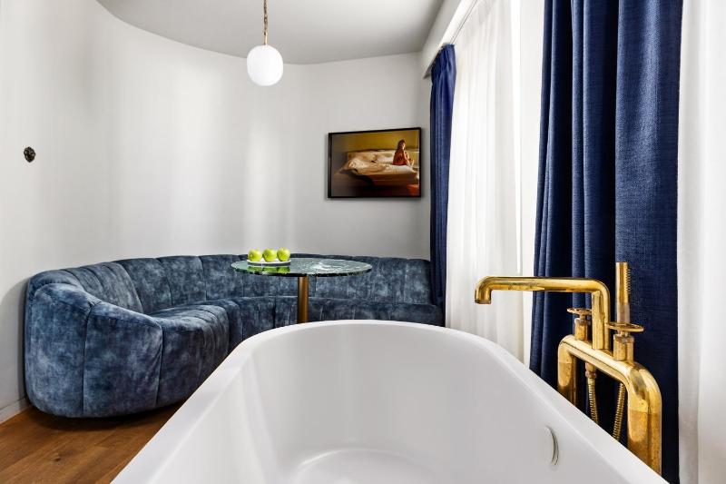 Superior Suite image 4
