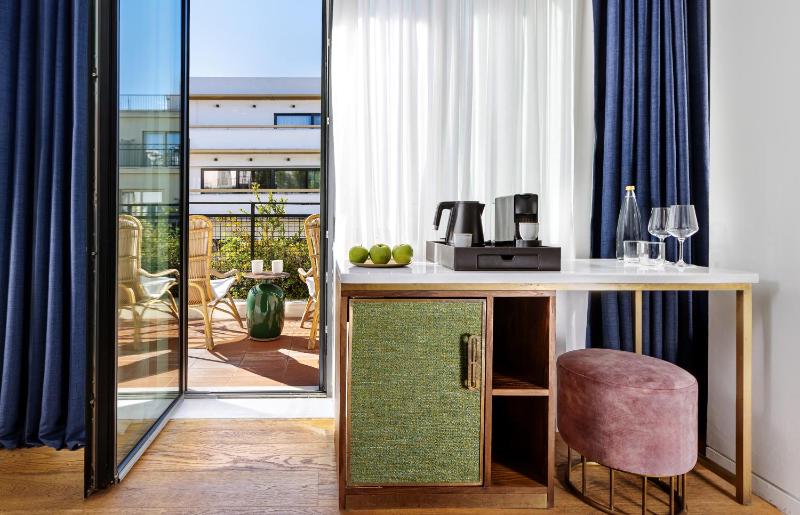 Executive Suite image 3