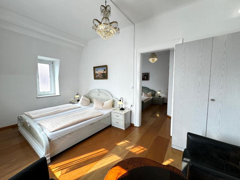 Classic Quadruple Room image 4