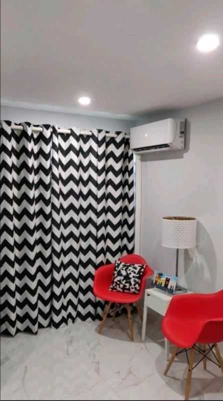 One-Bedroom Apartment image 4