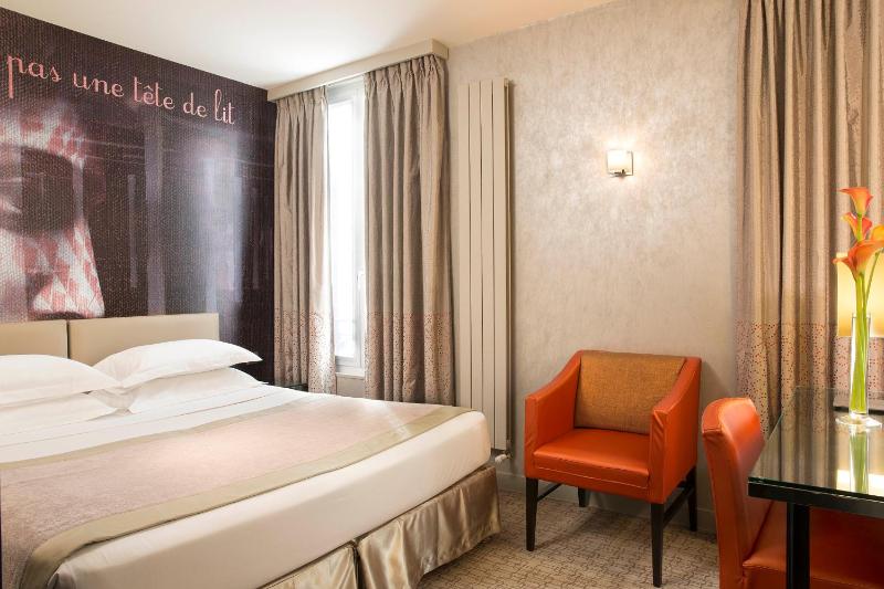 Deluxe Double or Twin Room image 3