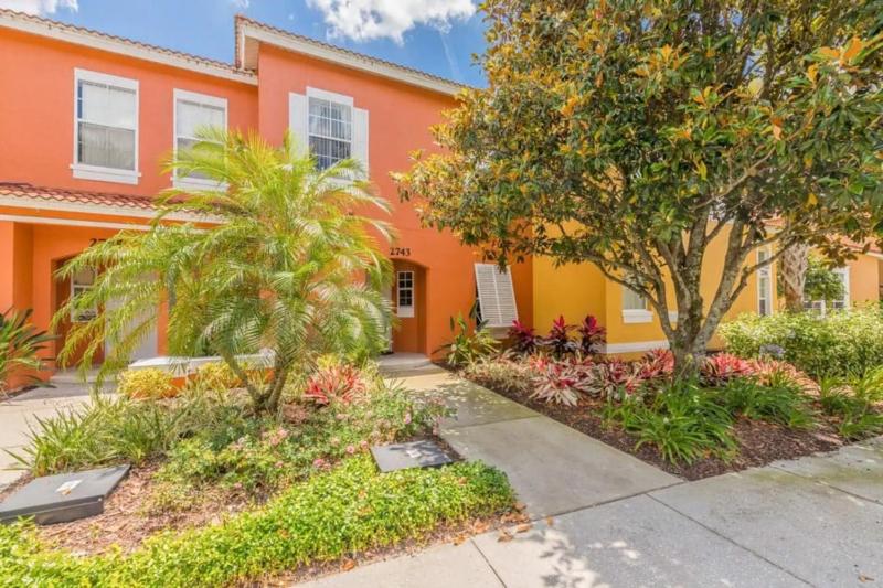 Flash 20 Off Townhome at Emerald Island Resort - image 1