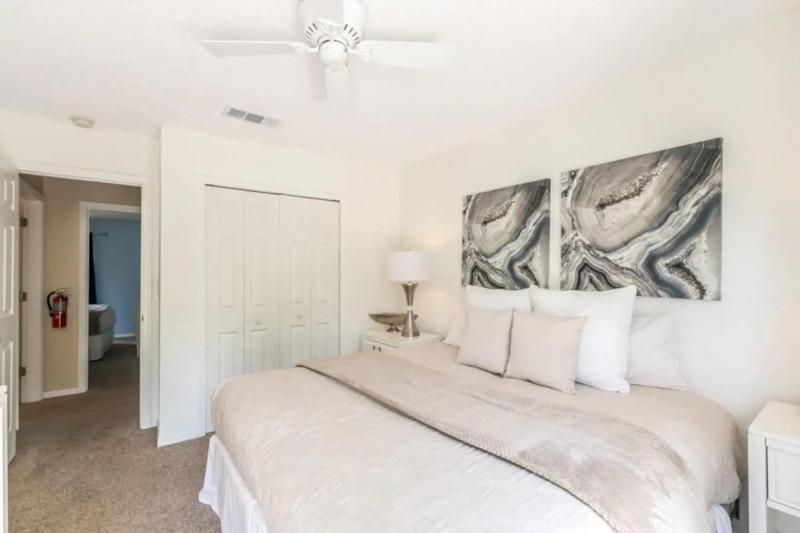Flash 20 Off Townhome at Emerald Island Resort - image 14