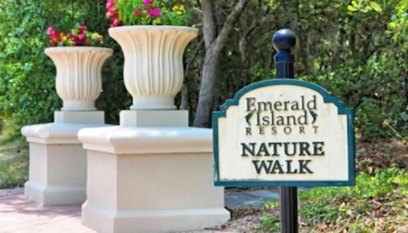 Flash 20 Off Townhome at Emerald Island Resort - image 15