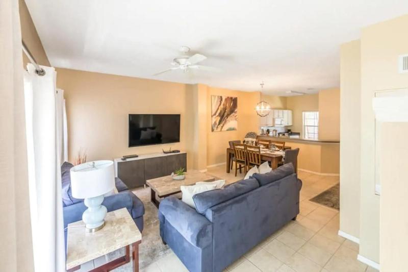 Flash 20 Off Townhome at Emerald Island Resort - image 3