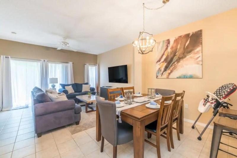 Flash 20 Off Townhome at Emerald Island Resort - image 16