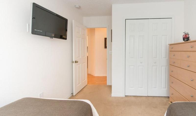 Flash 20 Off Townhome at Emerald Island - image 21