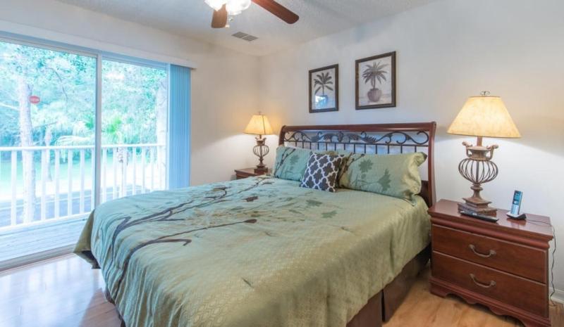 Flash 20 Off Townhome at Emerald Island - image 35