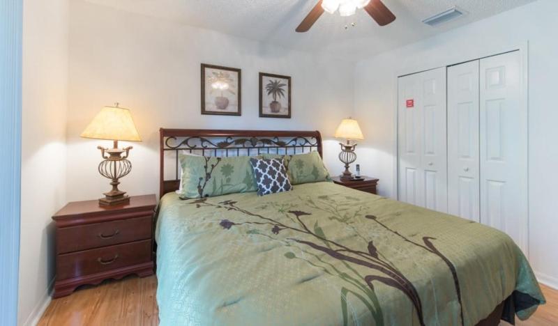 Flash 20 Off Townhome at Emerald Island - image 14