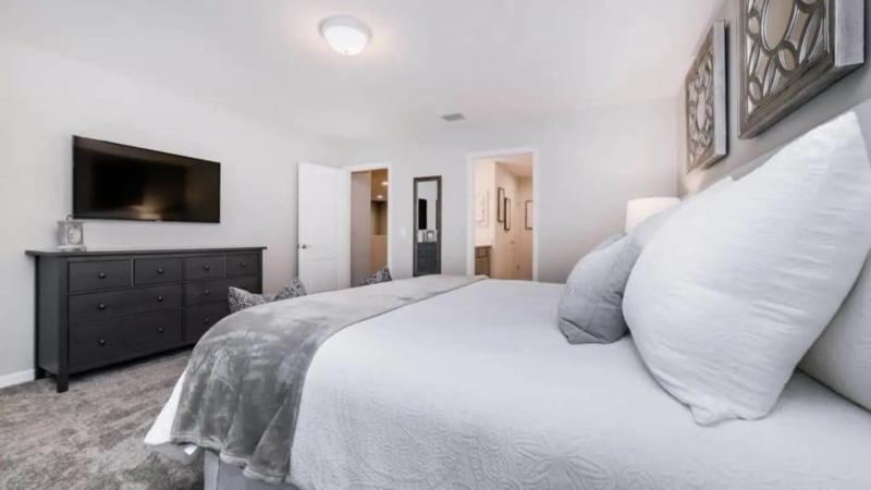 Special Offer Beautiful Pvt Pool and Spa Home - image 19