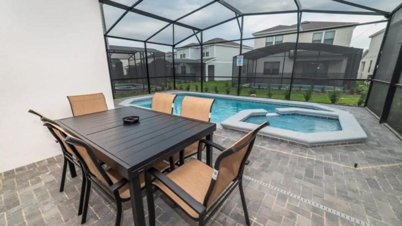 Special Offer Beautiful Pvt Pool and Spa Home - image 29