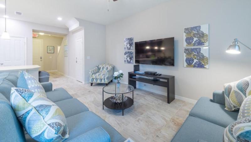 Special Offer Cozy Retreat at Compass Bay - image 22