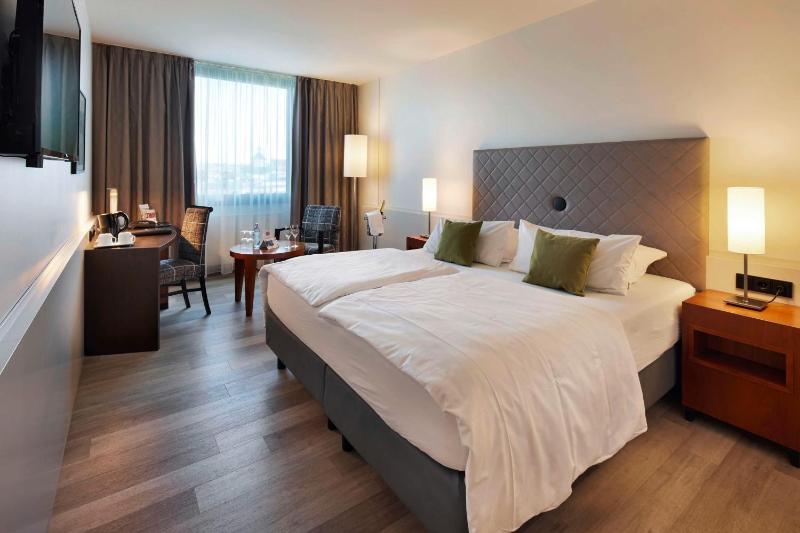 Business Double Room image 1