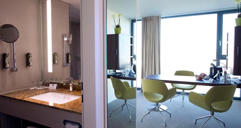 Twin Suite with Sofa Bed and Harbor View image 3