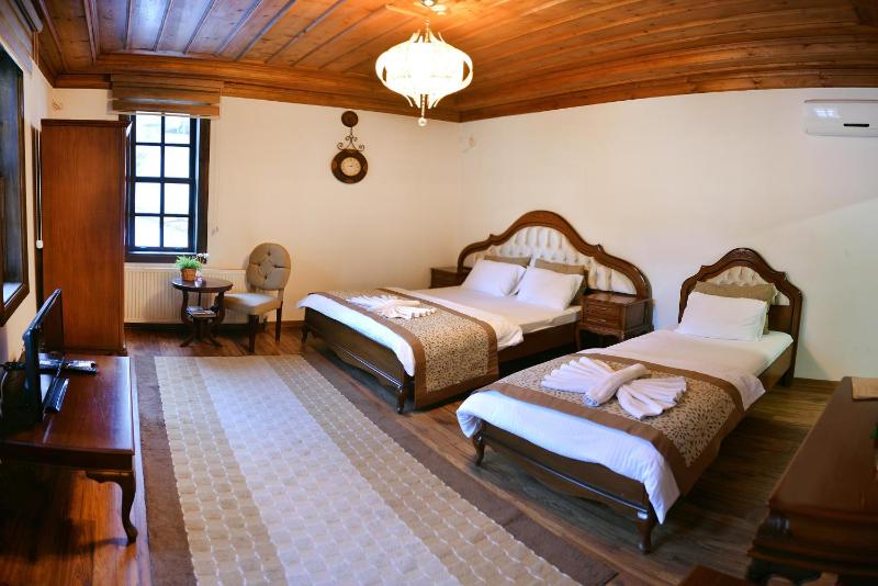 Triple Room image 2