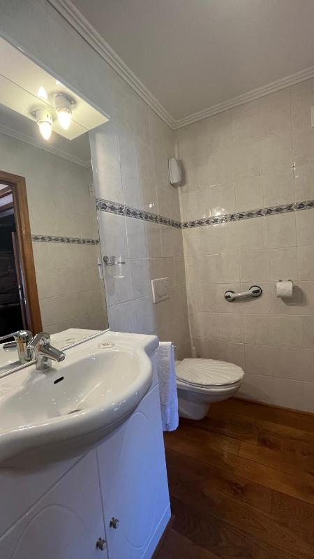 Standard Double Room image 3