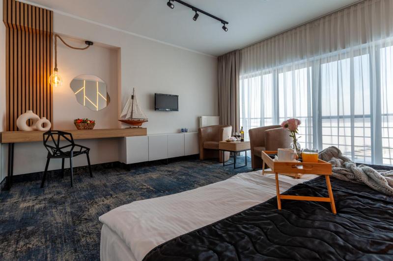 Double or Twin Room image 3