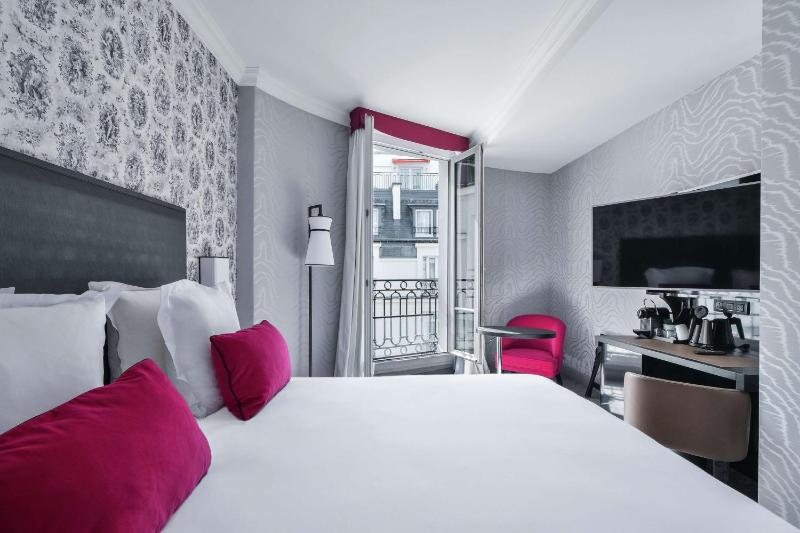 Queen Room image 3