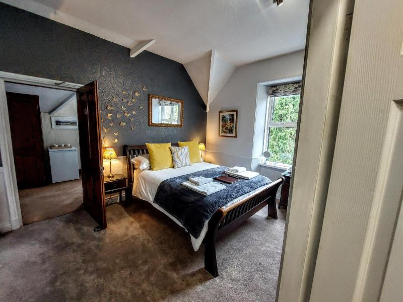 Superior King Room image 1
