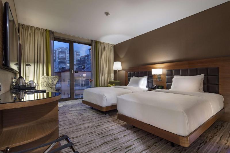 Twin Room image 1