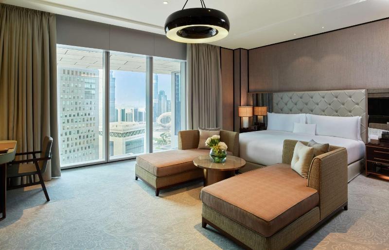 Grand Deluxe King Room image 1