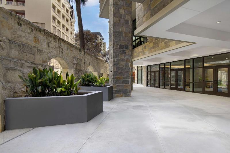 Hampton Inn & Suites San Antonio Riverwalk - image 30