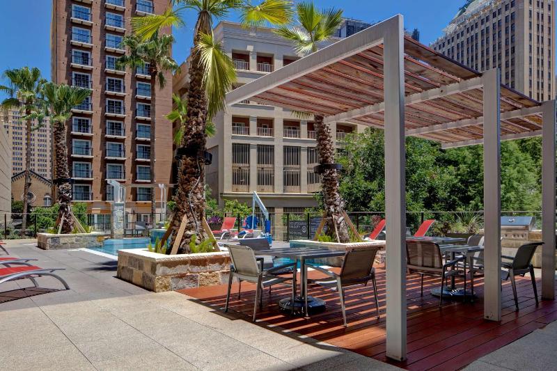 Hampton Inn & Suites San Antonio Riverwalk - image 26