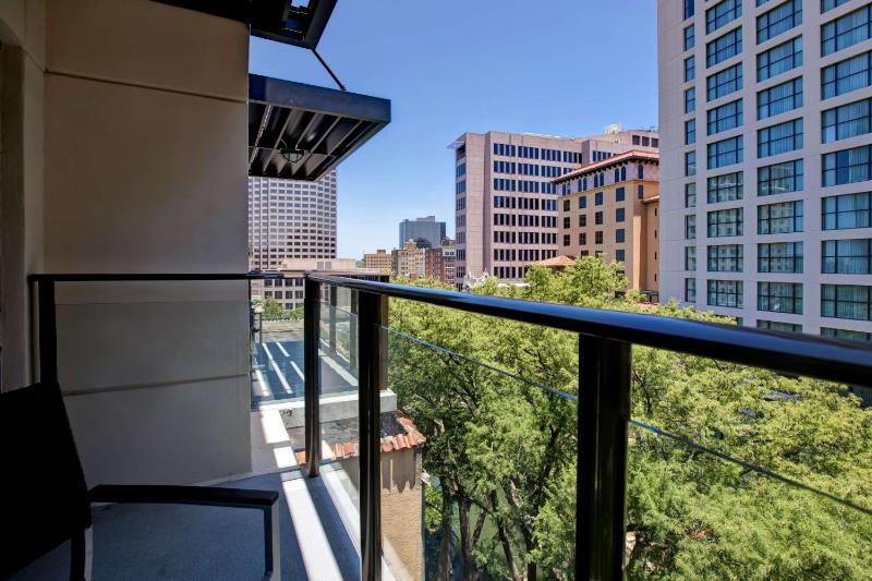 Hampton Inn & Suites San Antonio Riverwalk - image 24