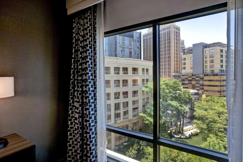 One-Bedroom King Suite - Non-Smoking image 1
