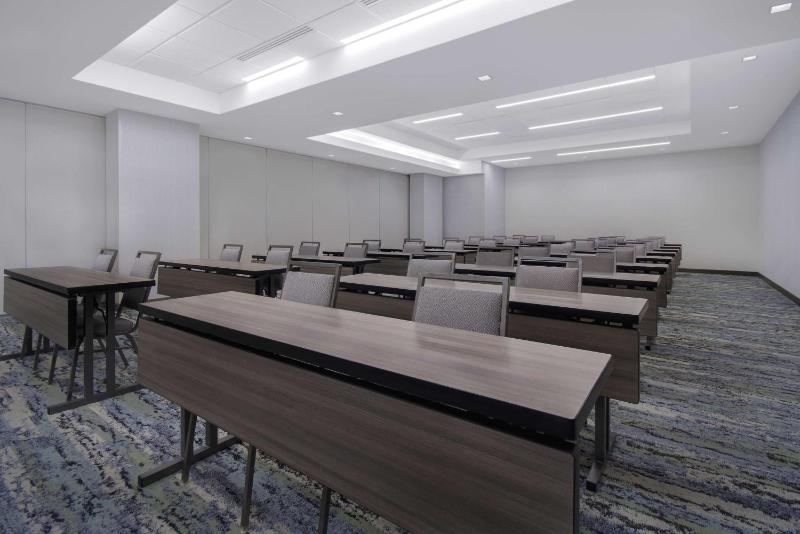 Hampton Inn & Suites San Antonio Riverwalk - image 6