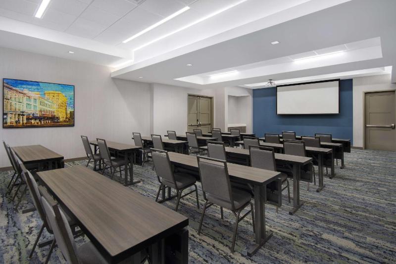 Hampton Inn & Suites San Antonio Riverwalk - image 23
