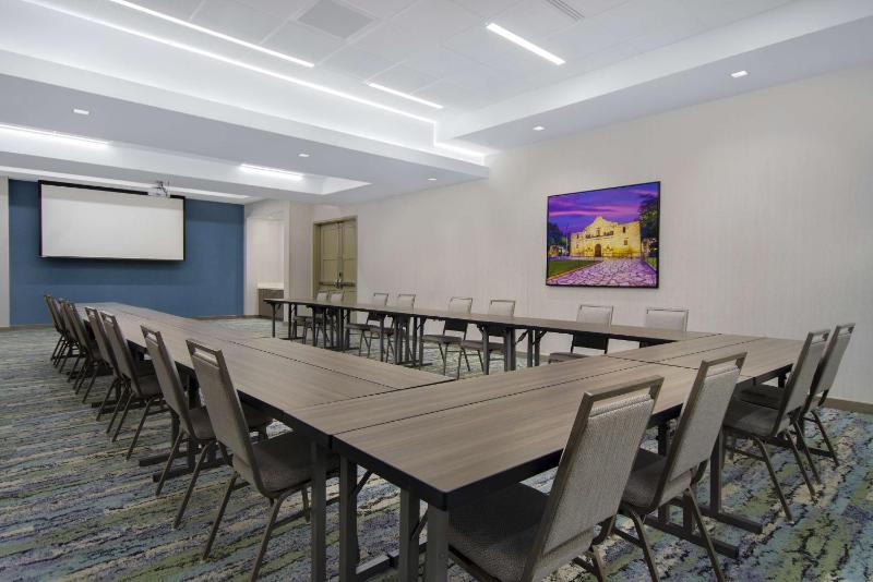 Hampton Inn & Suites San Antonio Riverwalk - image 21