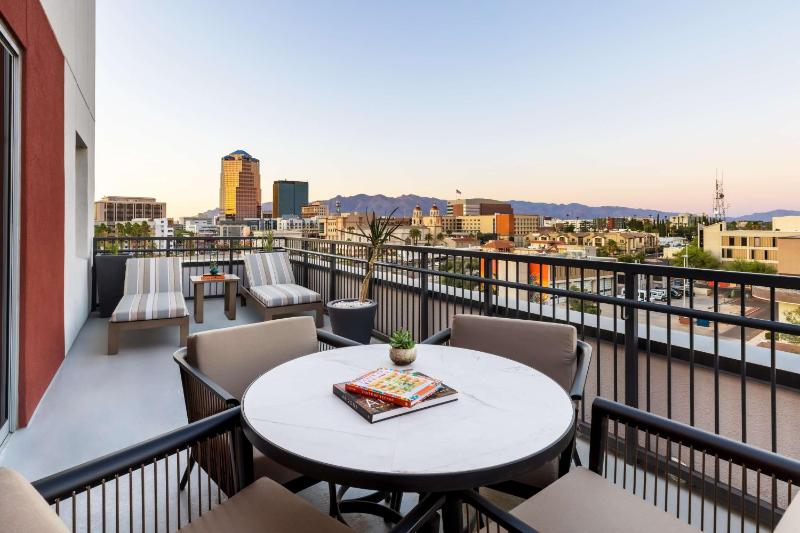 DoubleTree by Hilton Tucson Downtown Convention Center - image 10